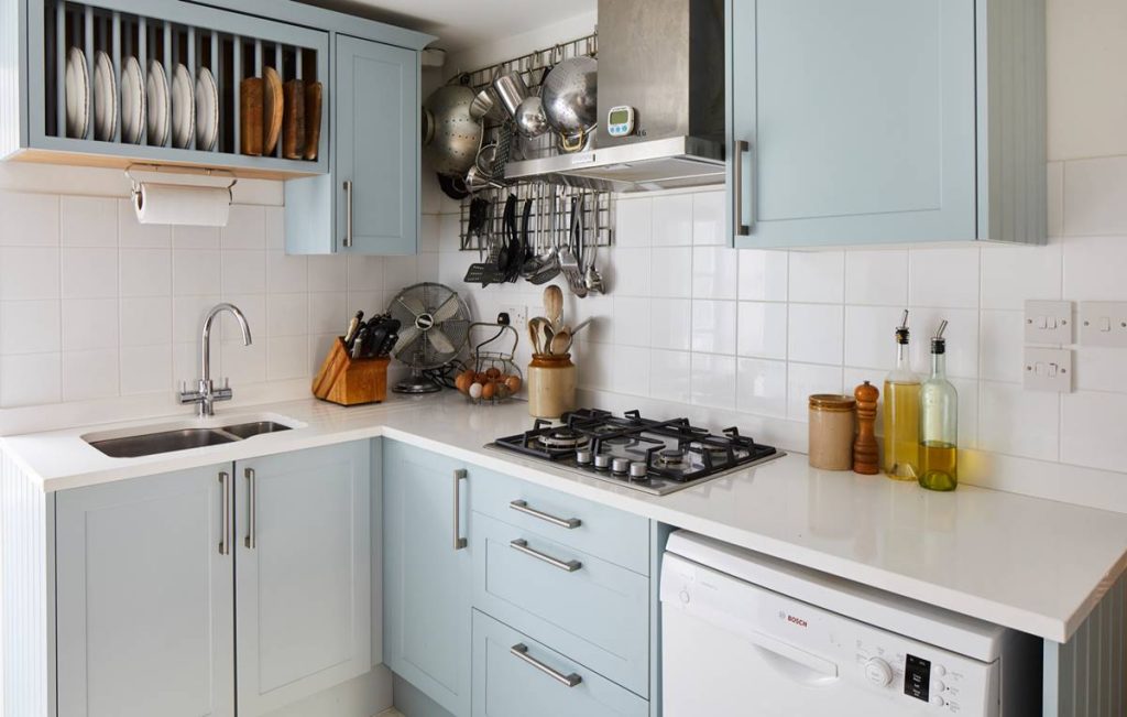 Dapur-Minimalis-Ukuran-2x3-Bentuk-L-1024x651 (1)